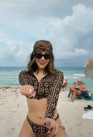 4. Hermosa Brianda Deyanara Moreno Guerrero Con Bikini En La Playa