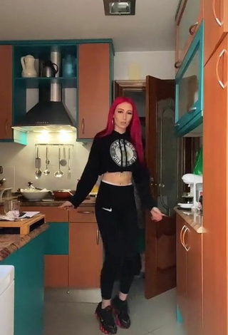 Sexy Candela Sartorius con Leggings Negro