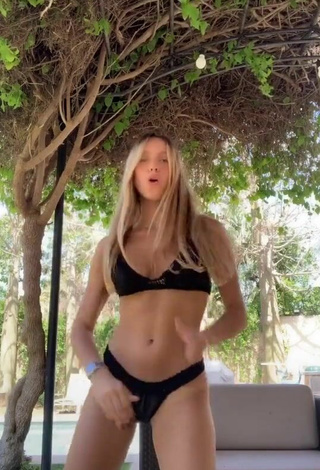 Dulce Morel Chekoral con Bikini Negro