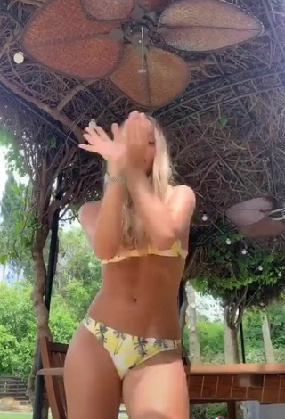 5. Linda Morel Chekoral Con Encantadores Bikini