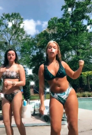 Sexy Emily Diane con Sujetador de Bikini