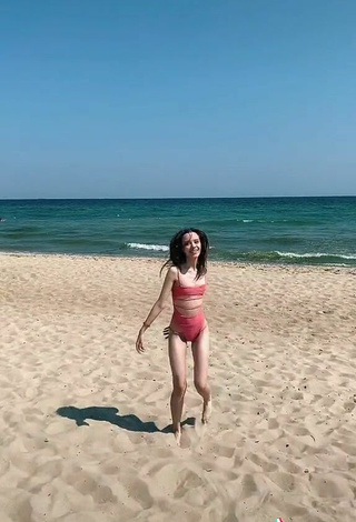 6. Sexy Iryna Kudashova Enseña El Culo En La Playa