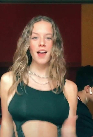 Preciosa Greta & Alice Greali con Top Corto sin brassière