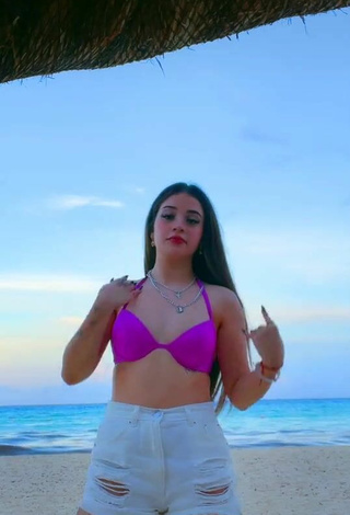 Más caliente Fernanda Villalobos con Sujetador de Bikini en la playa