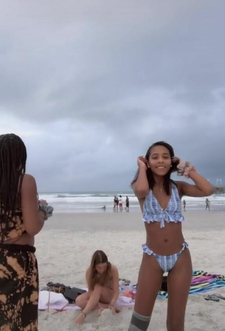 Más caliente Jada Wesley con Bikini en la playa