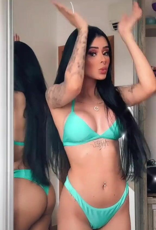 2. Bonita Mah Tavares Con Bikini Verde