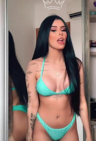 3. Bonita Mah Tavares Con Bikini Verde