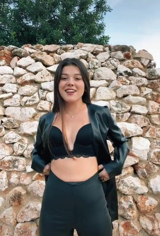 Sexy Mélanie Vicente con Sujetador Negro