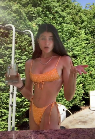 Más caliente Nicole Johnson con Bikini Naranja