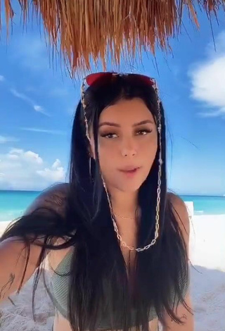 5. Sexy Fernanda Ortega Enseña El Culo En La Playa