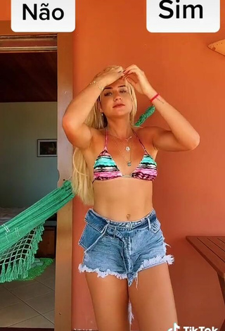 2. Más Caliente Gabi Martins Con Sujetador De Bikini