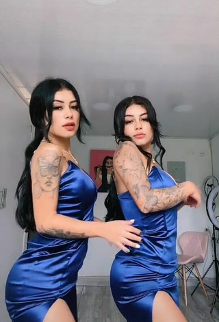 3. Caliente Gemelas Ortega Con Vestido Azul