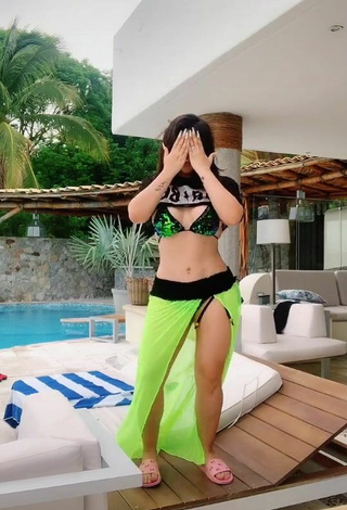 5. Sexy Aracely Ordaz Campos Con Sujetador De Bikini En La Piscina