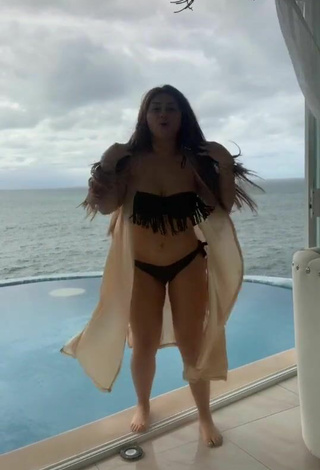 4. Caliente Aracely Ordaz Campos Con Bikini Negro En La Piscina