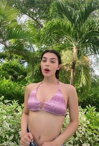 Sexy Isabela Delgado Urreta con Sujetador de Bikini