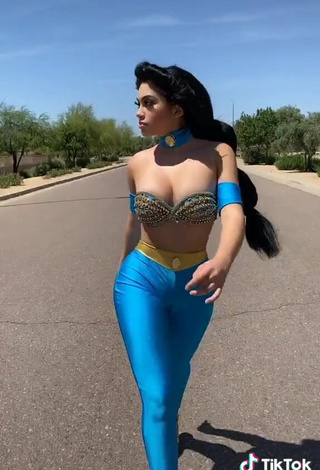 5. Sexy Jailyne Ojeda Ochoa Enseña Disfraces