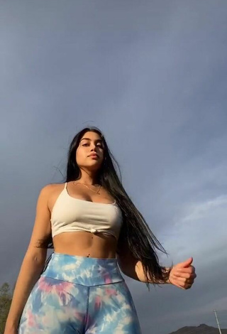 Atractiva Jailyne Ojeda Ochoa Enseña el culo