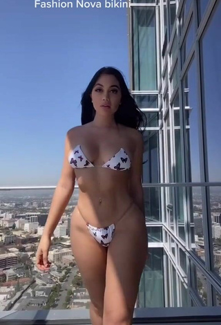 5. Caliente Jailyne Ojeda Ochoa Con Bikini En El Balcón