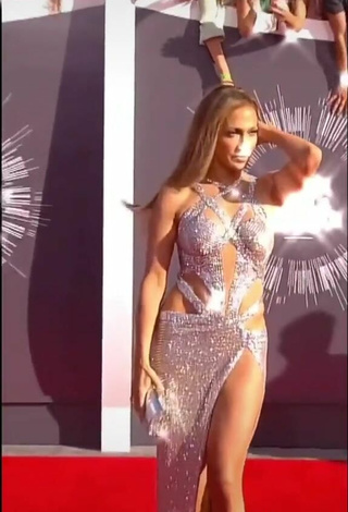 3. Sexy Jennifer Lopez Con Vestido Plata