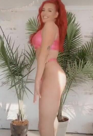 3. Caliente Justina Valentine Con Bikini