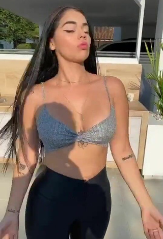 Sexy Nathalia Segura Mena con Leggings Negro y Senos Saltarines