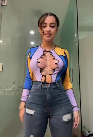 Increíble Malu Trevejo enseña escote con Top Corto