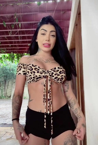 Sexy Mirella Fernandez con Sujetador de Bikini Leopardo