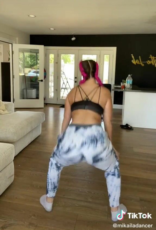 3. Más Caliente Mikaila Murphy Con Sujetador Deportivo Mientras Hace Twerking