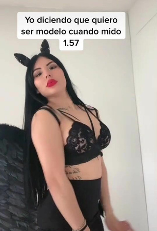 Sexy Natalia con Sujetador Negro