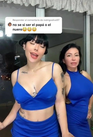 2. Caliente Natalia Con Vestido Azul