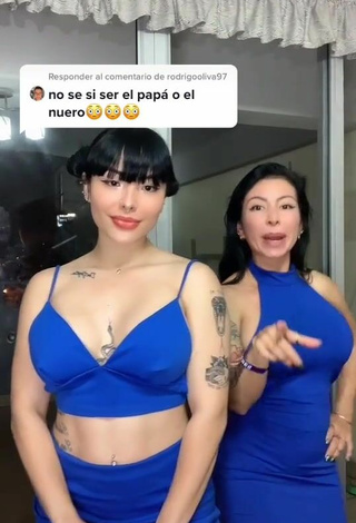 3. Caliente Natalia Con Vestido Azul