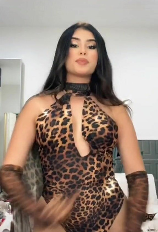 3. Sexy Nicole García Con Traje De Baño Leopardo