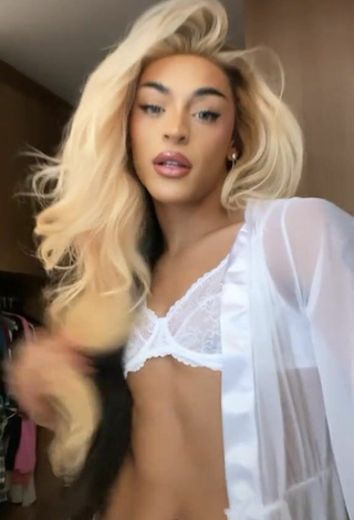 3. Sexy Pabllo Vittar Enseña El Culo