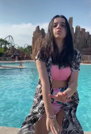 Caliente Yeliz Korkmaz con Bikini