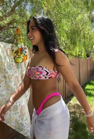 4. Sienna Mae Gomez Enseña Increíble Bikini