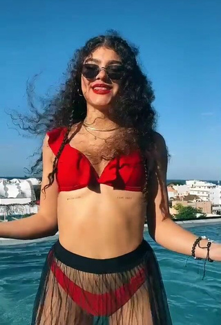 3. Elegante Sofia Mata Con Bikini Rojo