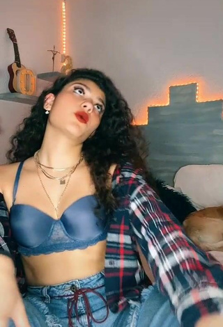 Sexy Sofia Mata con Sujetador