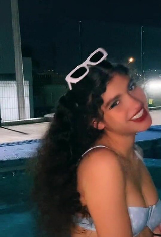 1. Hermosa Sofia Mata Con Bikini En La Piscina