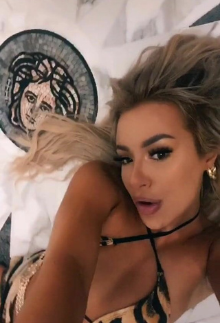 2. Sexy Tana Mongeau