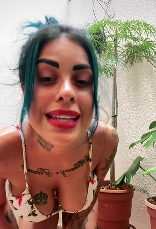 Bonita MC Tati Zaqui con Bikini