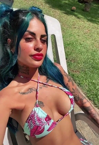 Hermosa MC Tati Zaqui con Bikini