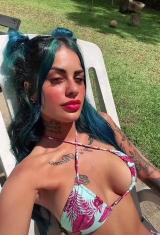 2. Hermosa MC Tati Zaqui Con Bikini