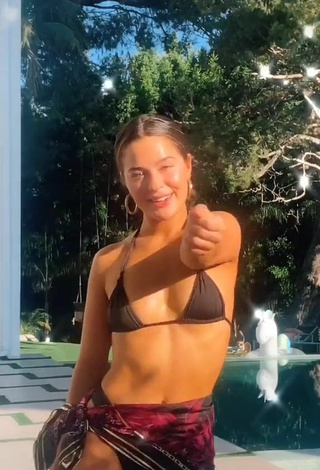 5. Más Caliente Tessa Brooks Con Bikini Negro