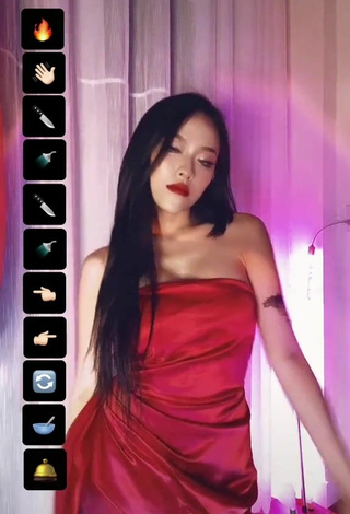 Sexy Trà Đặng con Vestido Rojo