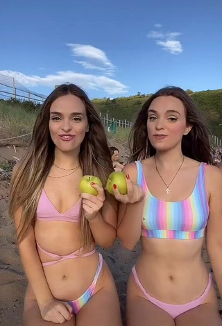 1. Caliente Aitana & Paula Etxeberria Con Bikini