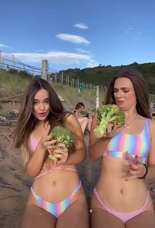 2. Caliente Aitana & Paula Etxeberria Con Bikini