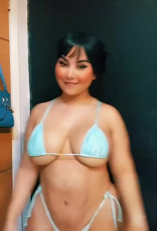 4. Victoria Matosa Con Seductores Mini Bikini Y Tetas Saltarinas