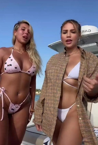 3. Sexy Virgínia Con Bikini