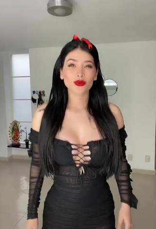 3. Sexy Brenda Zambrano Con Vestido Negro