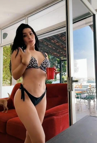 Atractiva Brenda Zambrano con Seductores Sujetador de Bikini